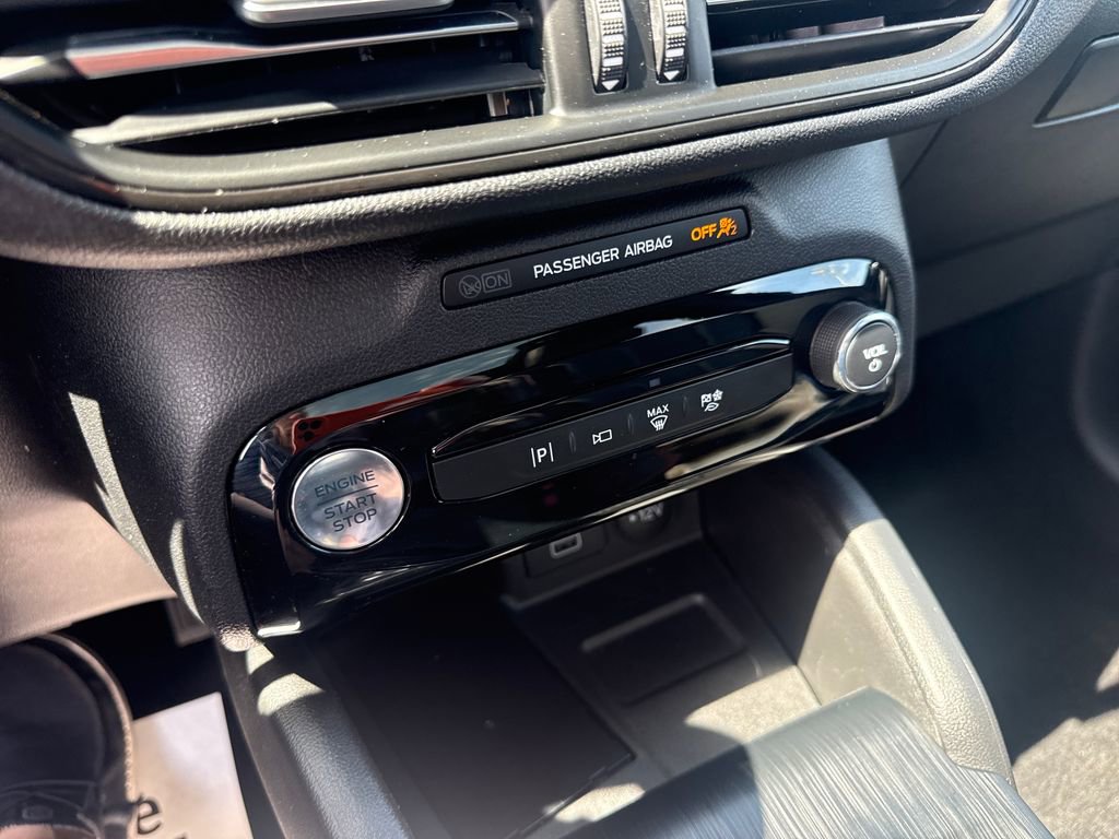 Used 2025 Ford Escape ST-Line Elite w/ Premium Technology Package AWD/4WD image 40