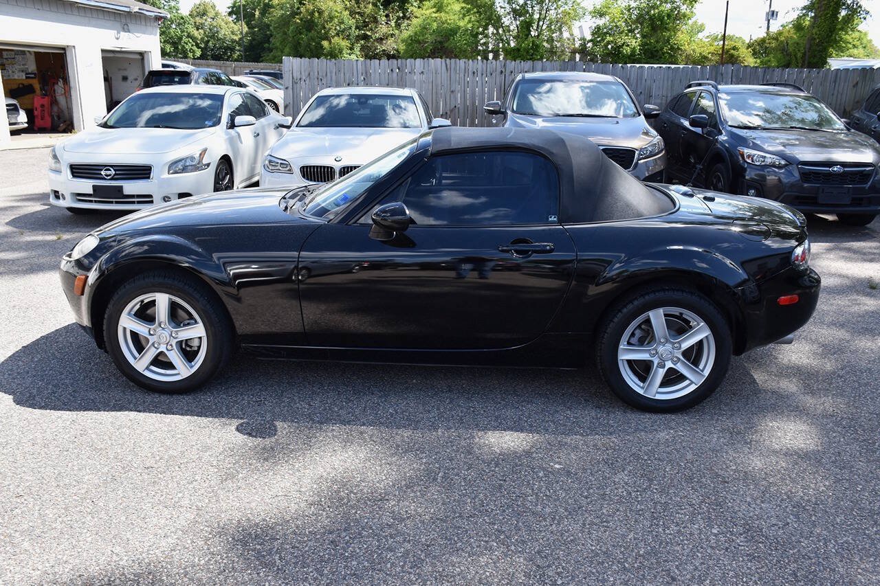 Used 2006 MAZDA MX-5 Miata Touring RWD image 3