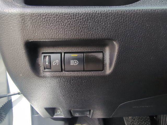 Used 2025 Toyota RAV4 XLE AWD/4WD image 17