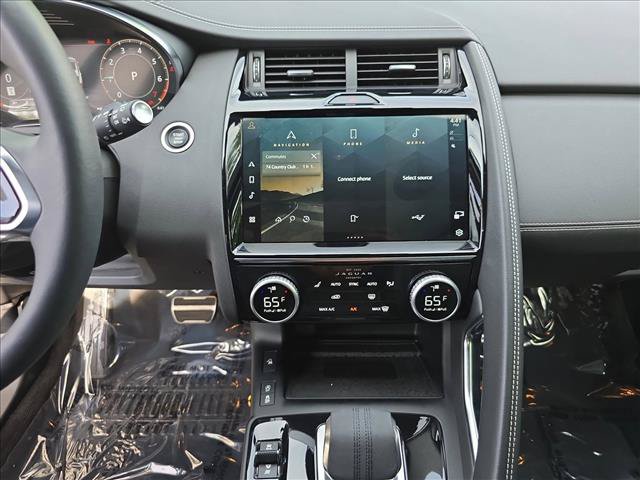 Certified 2024 Jaguar E-PACE R-Dynamic SE AWD/4WD image 21