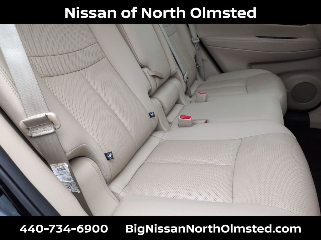 Used 2017 Nissan Rogue SL w/ SL Premium Package image 24