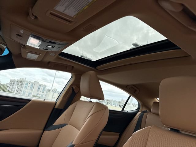 Certified 2025 Lexus ES 350 w/ Premium Package FWD image 22