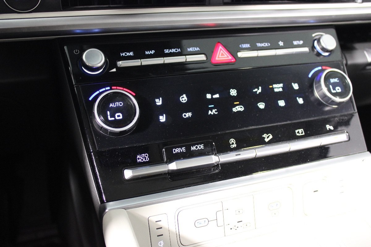 Used 2025 Hyundai Santa Fe Calligraphy FWD image 36