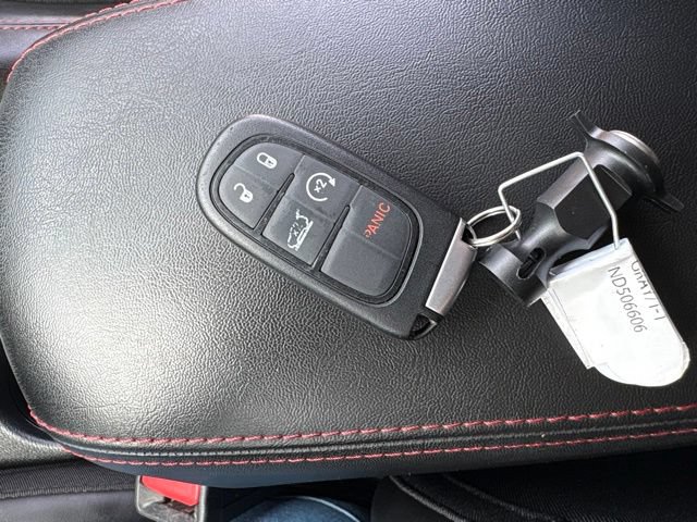 Used 2022 Jeep Cherokee Trailhawk w/ Comfort/Convenience Group AWD/4WD image 50