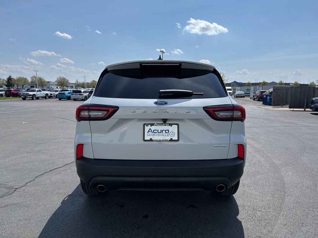 Used 2025 Ford Escape ST-Line w/ Cold Weather Package image 6