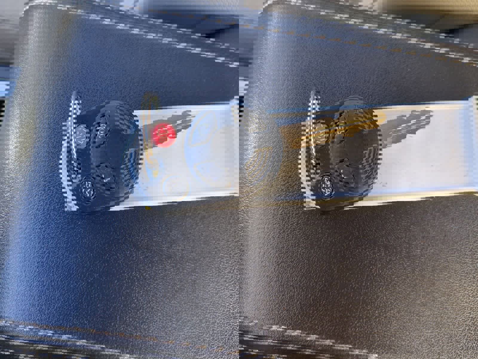 Used 2010 Mercury Milan image 36