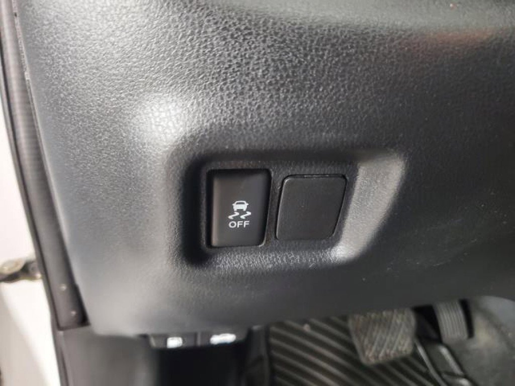 Used 2019 Nissan Versa SV FWD image 17
