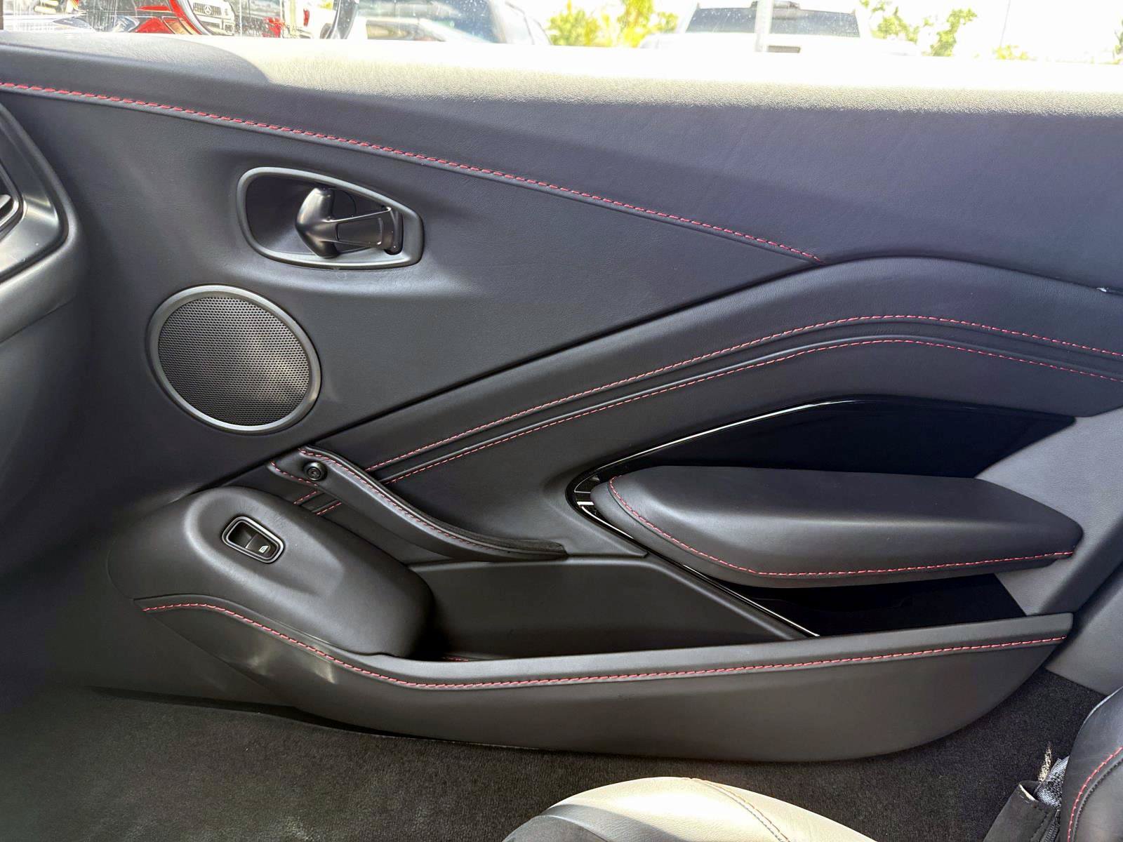 Used 2022 Aston Martin V8 Vantage Roadster RWD image 24