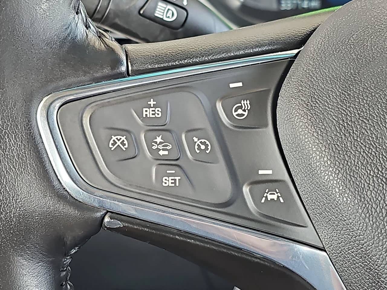 Certified 2020 Chevrolet Bolt Premier w/ Infotainment Package FWD image 22