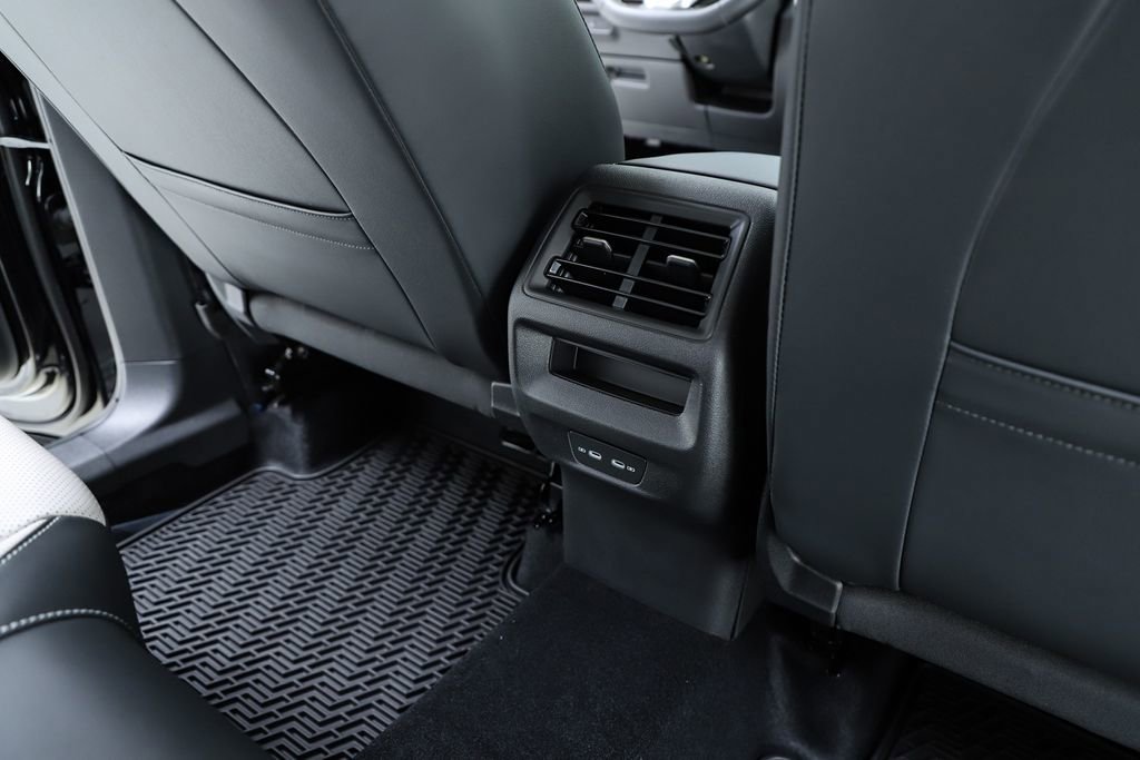 New 2026 Volkswagen Tiguan SE image 38