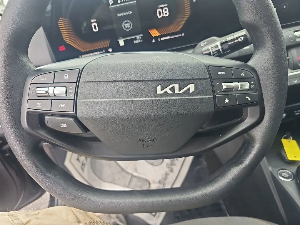 Used 2025 Kia K4 image 12