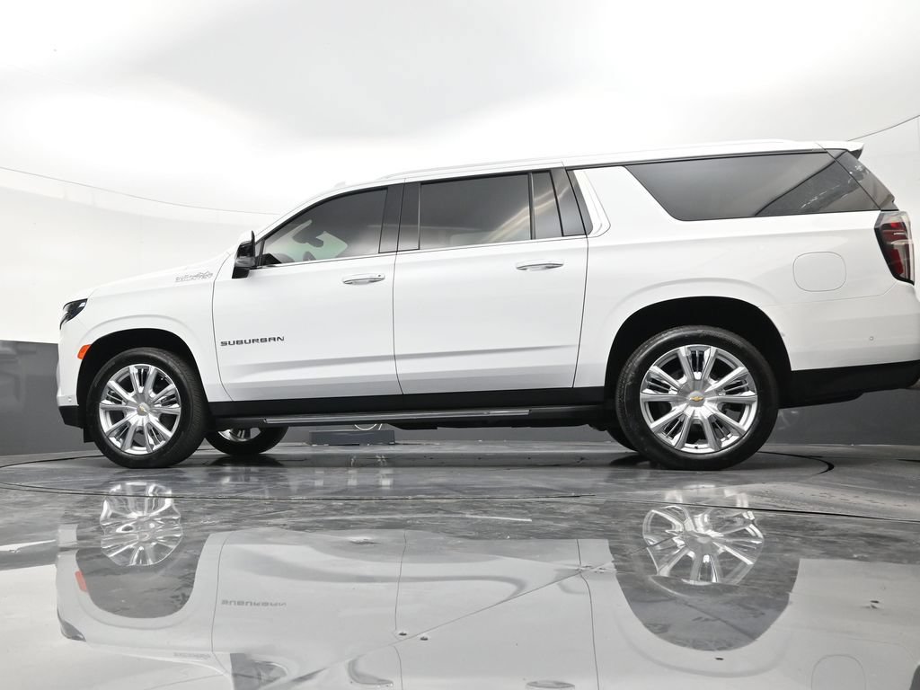 Used 2024 Chevrolet Suburban High Country w/ Advanced Technology Package RWD image 21