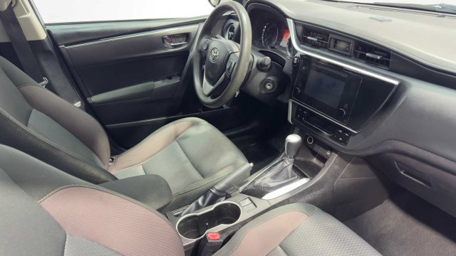 Used 2018 Toyota Corolla LE FWD image 11