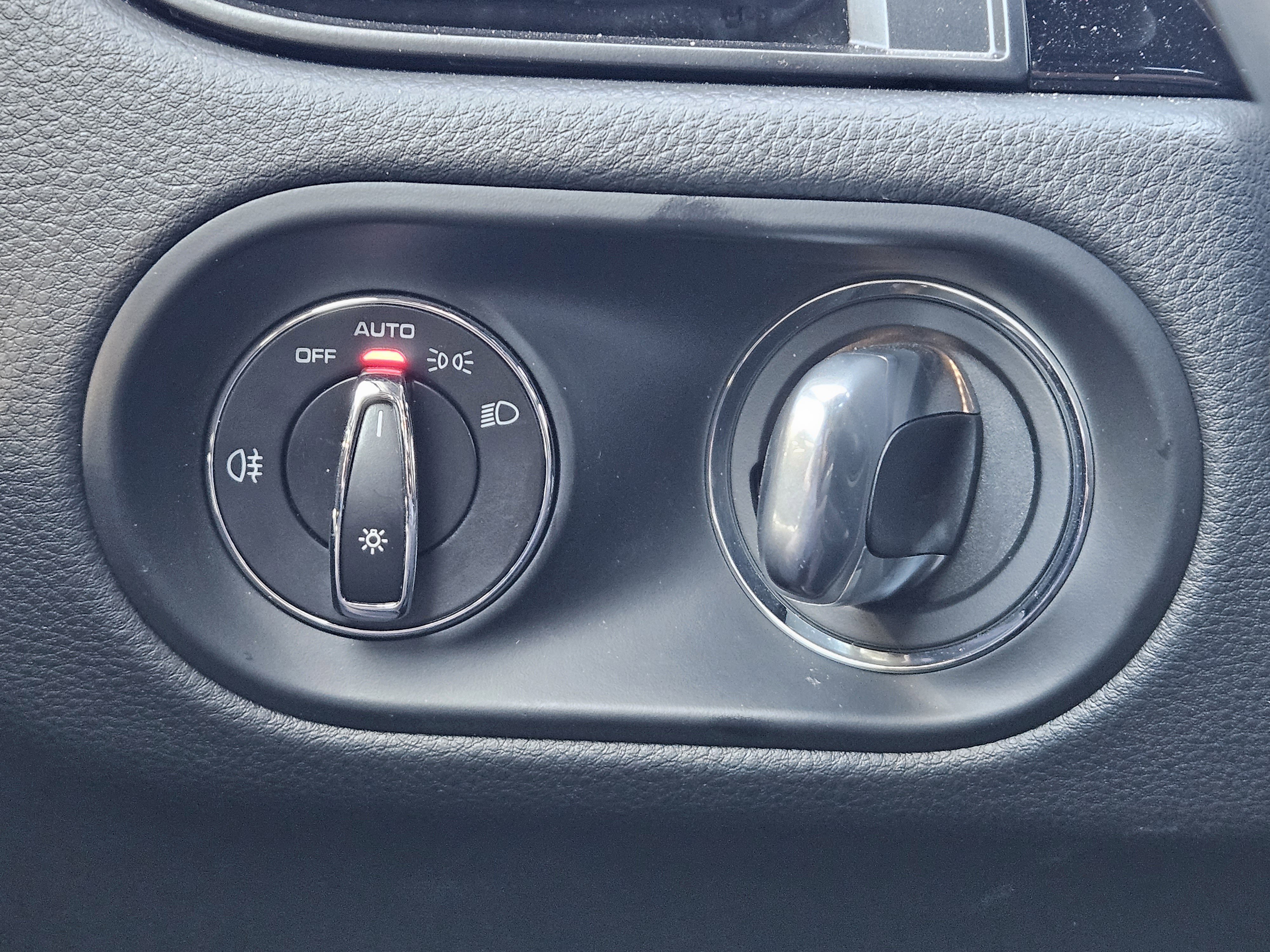 Used 2025 Porsche Macan S image 21