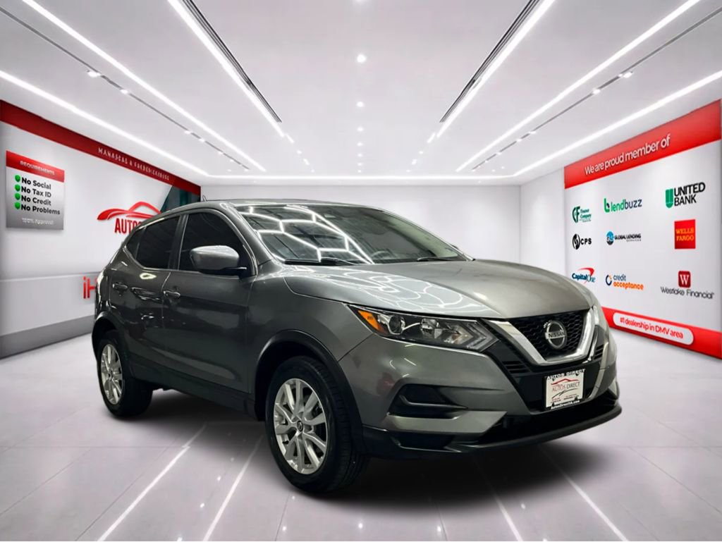 Used 2022 Nissan Rogue Sport S image 2