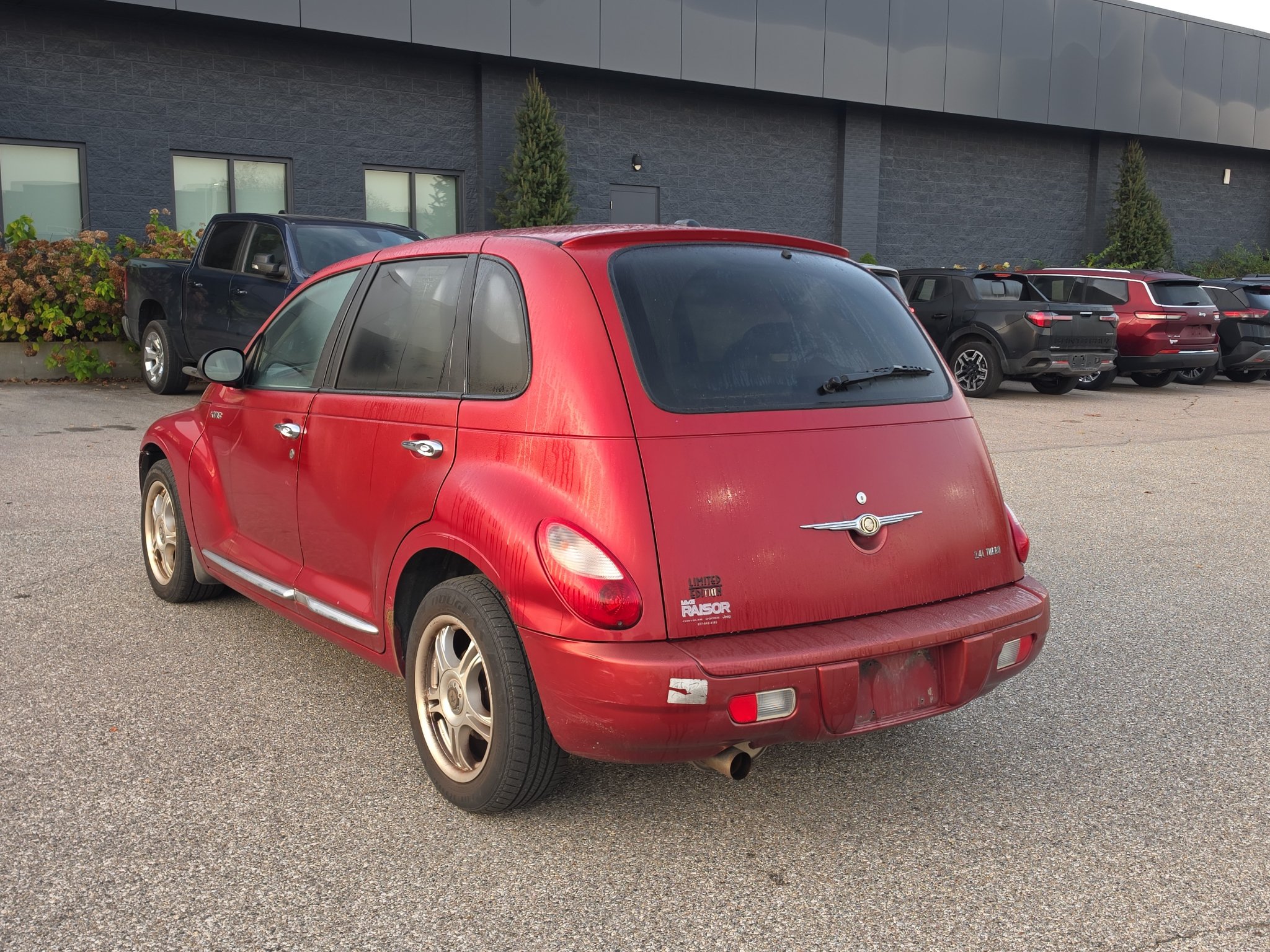Used 2006 Chrysler PT Cruiser Limited FWD image 5