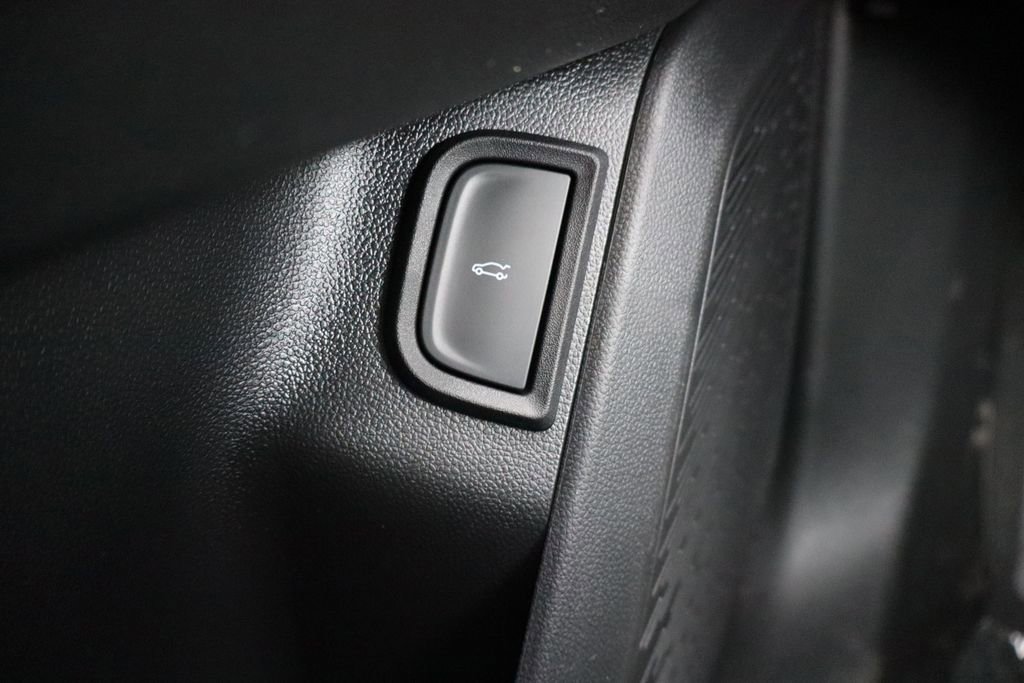 New 2026 Chevrolet Equinox ACTIV w/ Convenience Package III image 18