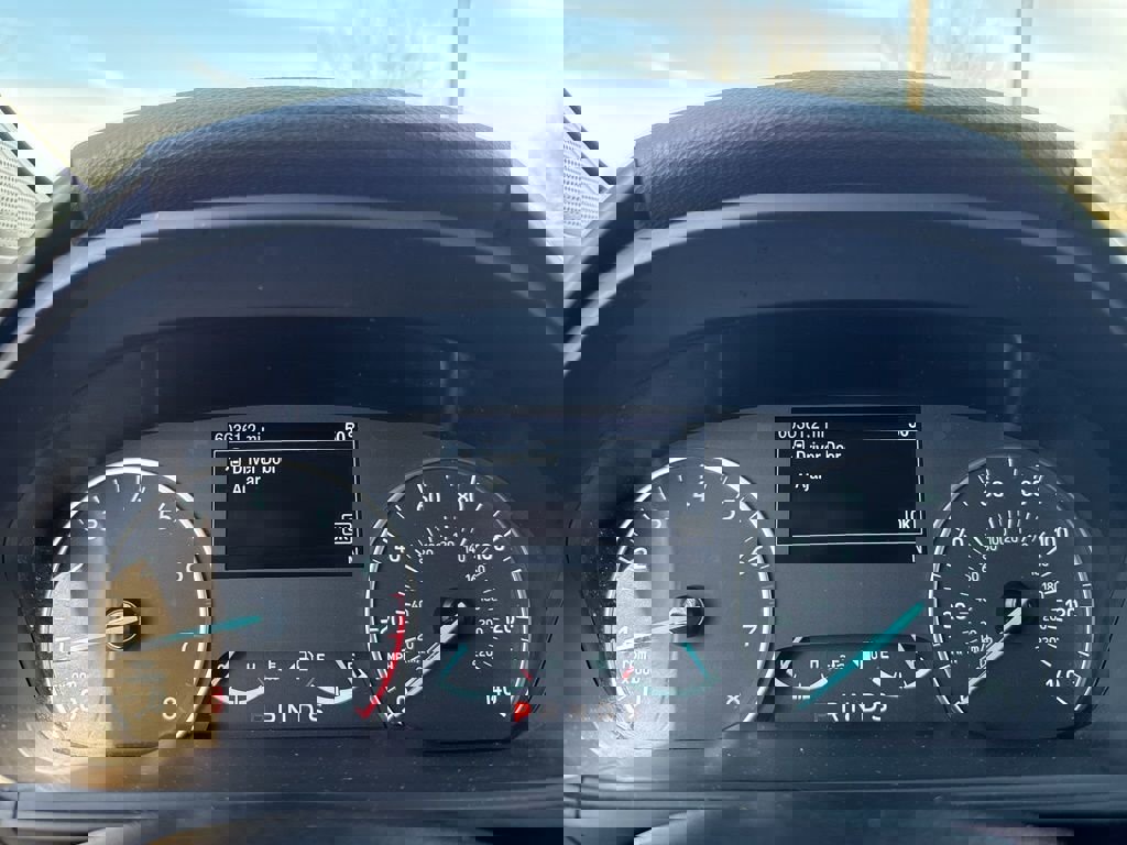 Used 2021 Ford EcoSport SE w/ SE Convenience Package image 13