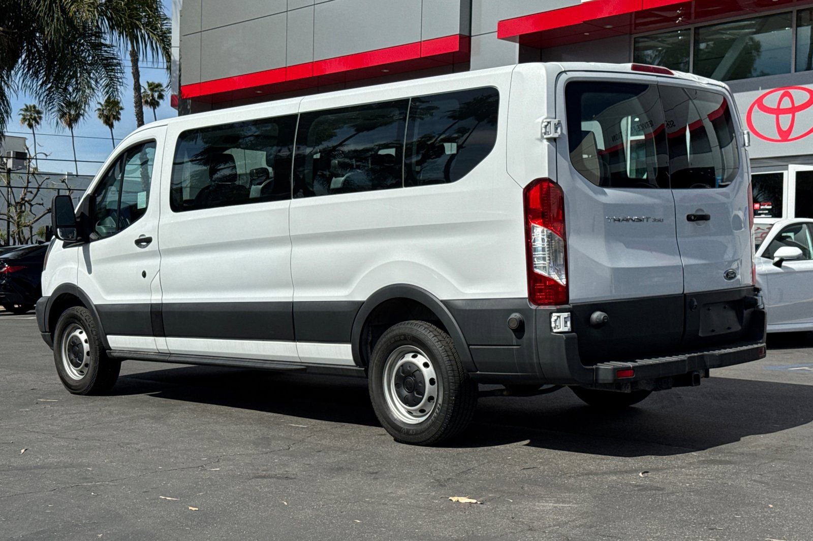 Used 2018 Ford Transit 350 XL image 6