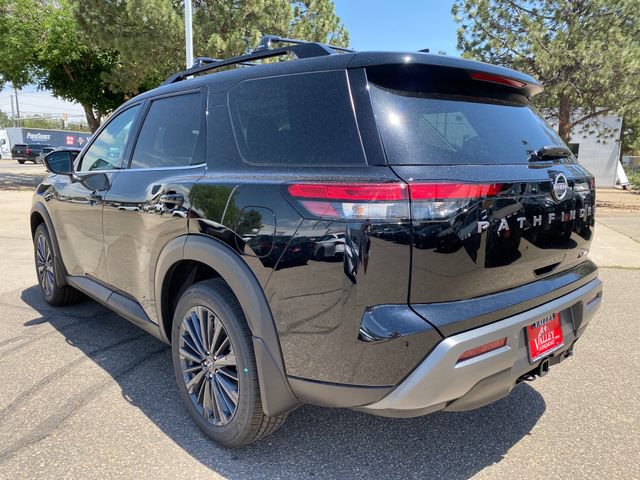 New 2026 Nissan Pathfinder SL w/ SL Premium Package AWD/4WD image 3