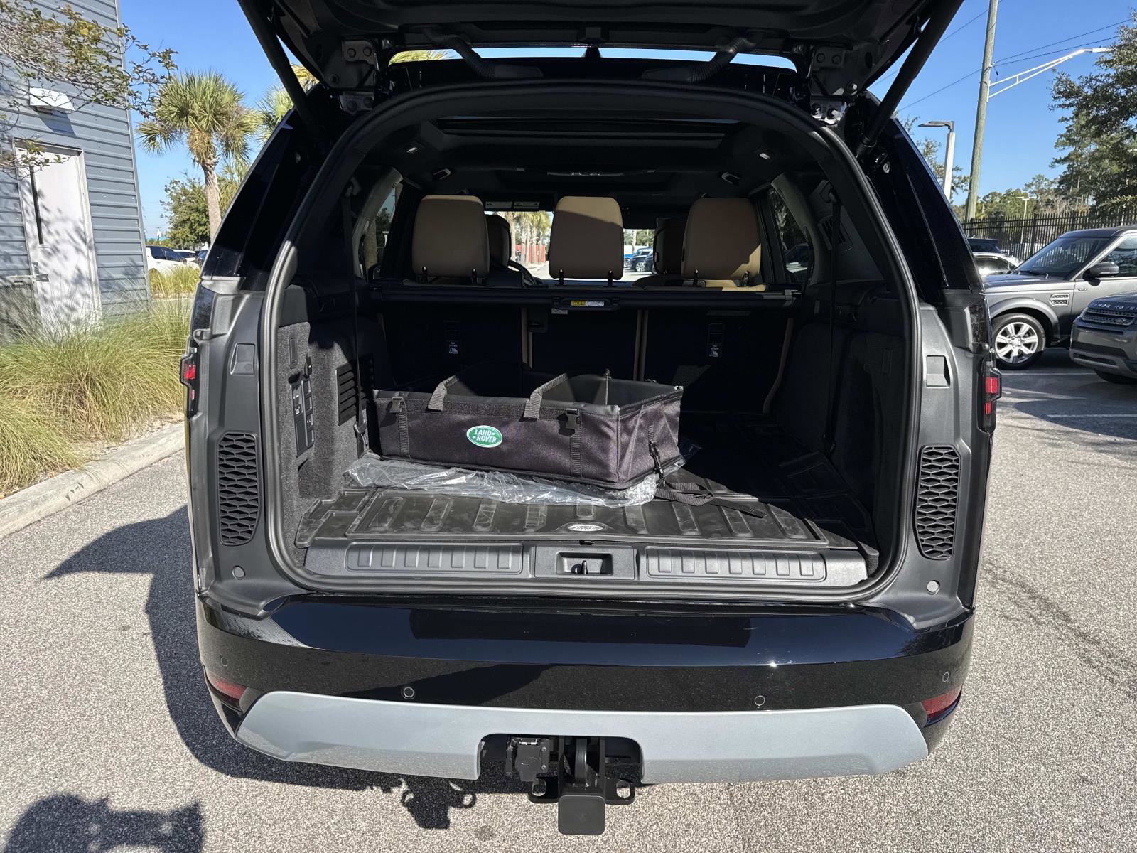 New 2026 Land Rover Discovery Limited Edition image 11