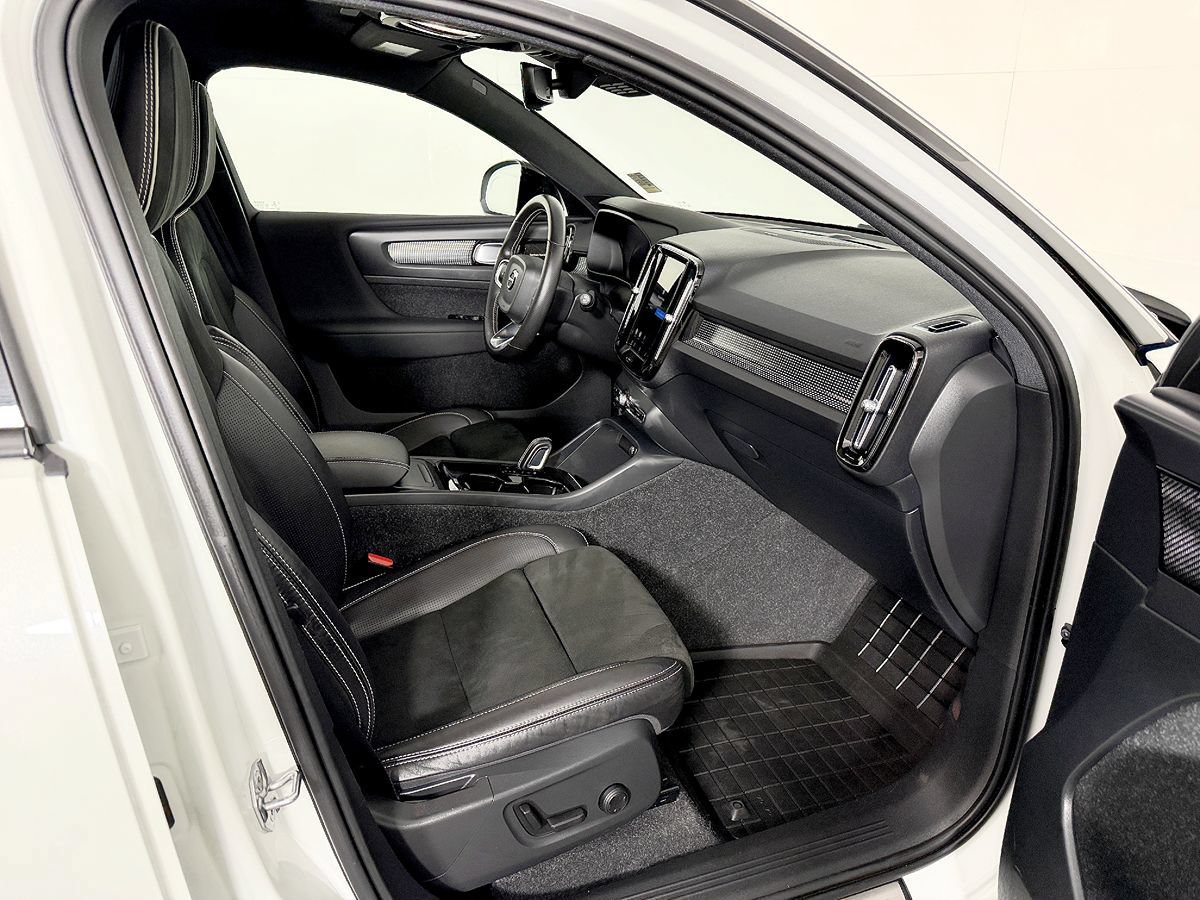 Used 2021 Volvo XC40 P8 Recharge w/ Advanced Package AWD/4WD image 34