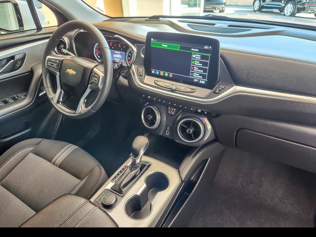 Used 2025 Chevrolet Blazer LT FWD image 25