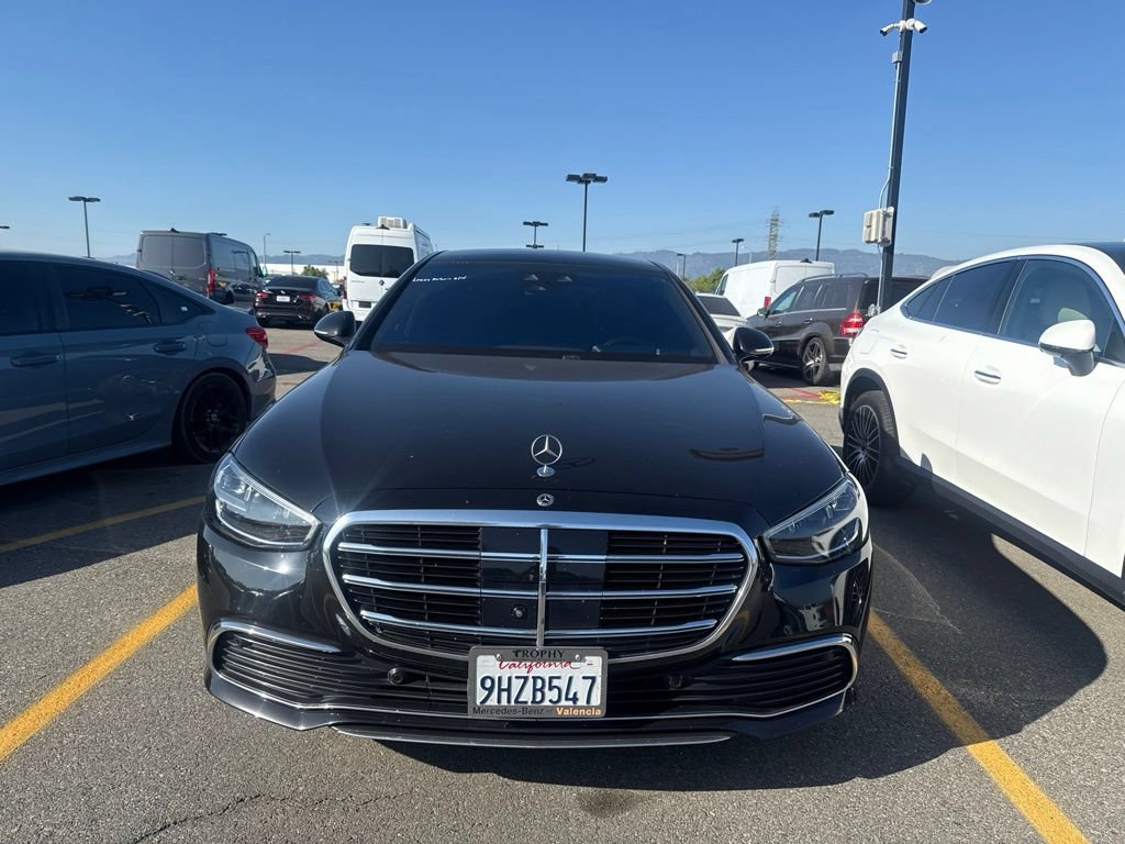 Used 2023 Mercedes-Benz S 580e 4MATIC Sedan image 2