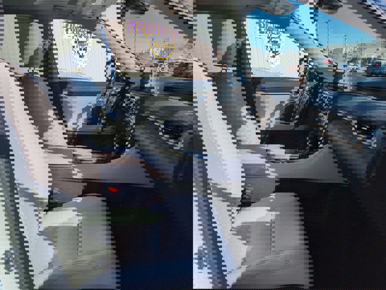 Used 2020 Lexus RX 450h AWD image 17