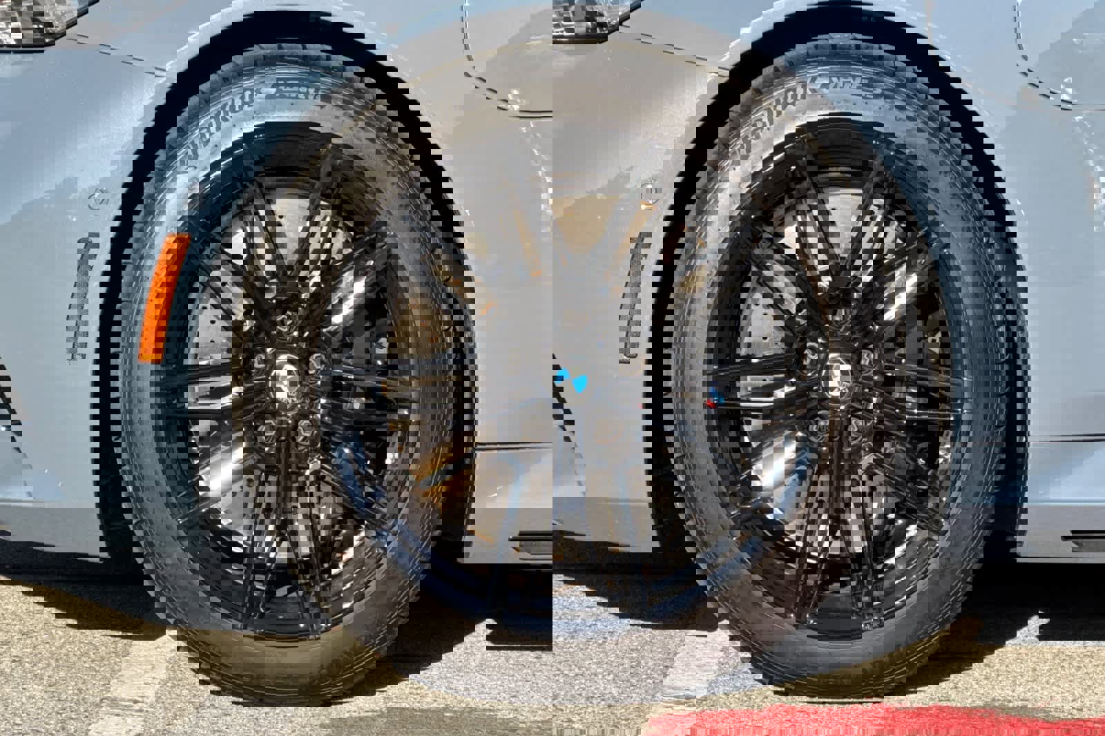 Used 2025 BMW M5 w/ Carbon Package image 32