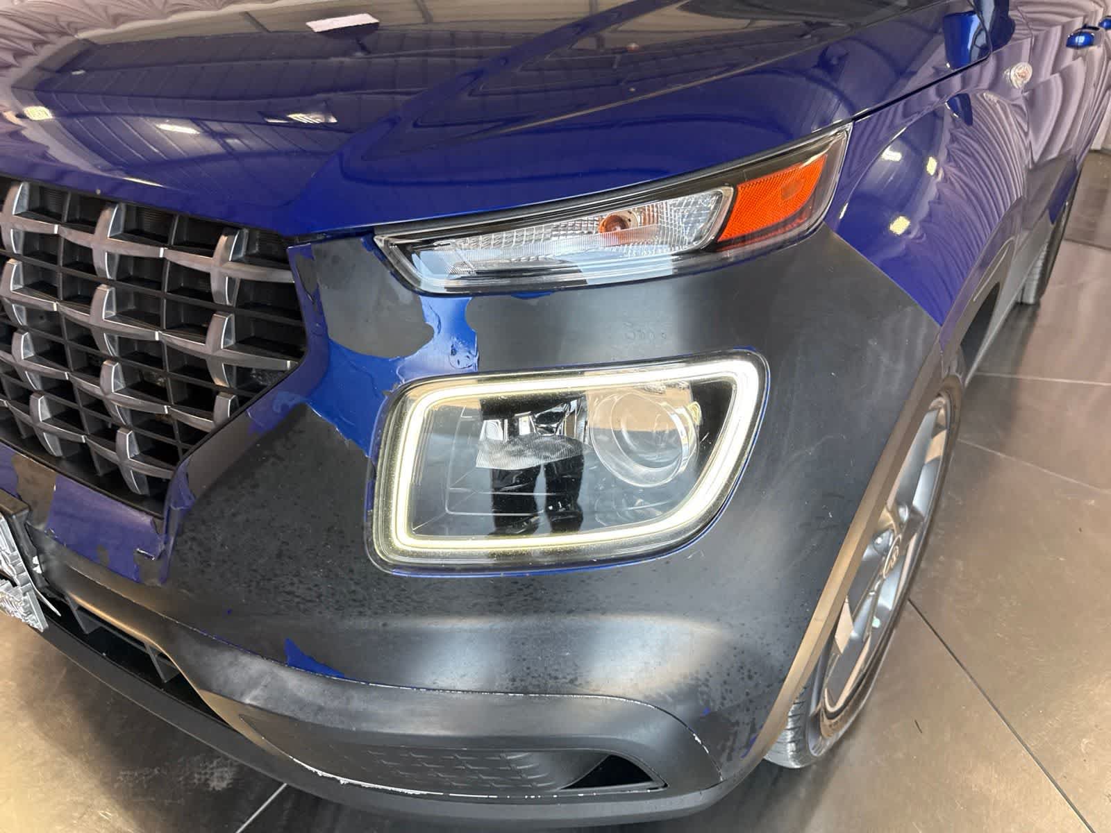 Used 2023 Hyundai Venue Limited FWD image 9