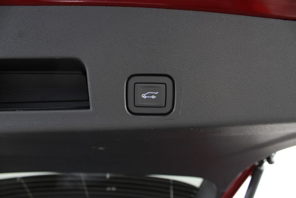 New 2026 Chevrolet Traverse LT w/ LPO, Floor Liner Package FWD image 19