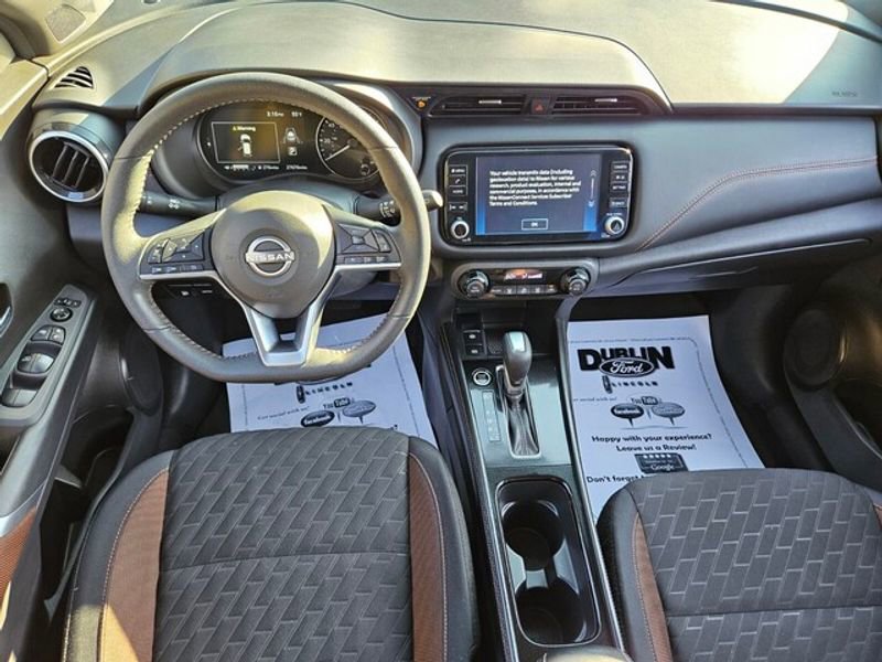 Used 2024 Nissan Kicks SR image 9