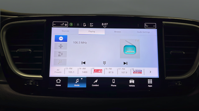 Used 2024 Chrysler Pacifica Touring-L FWD image 14