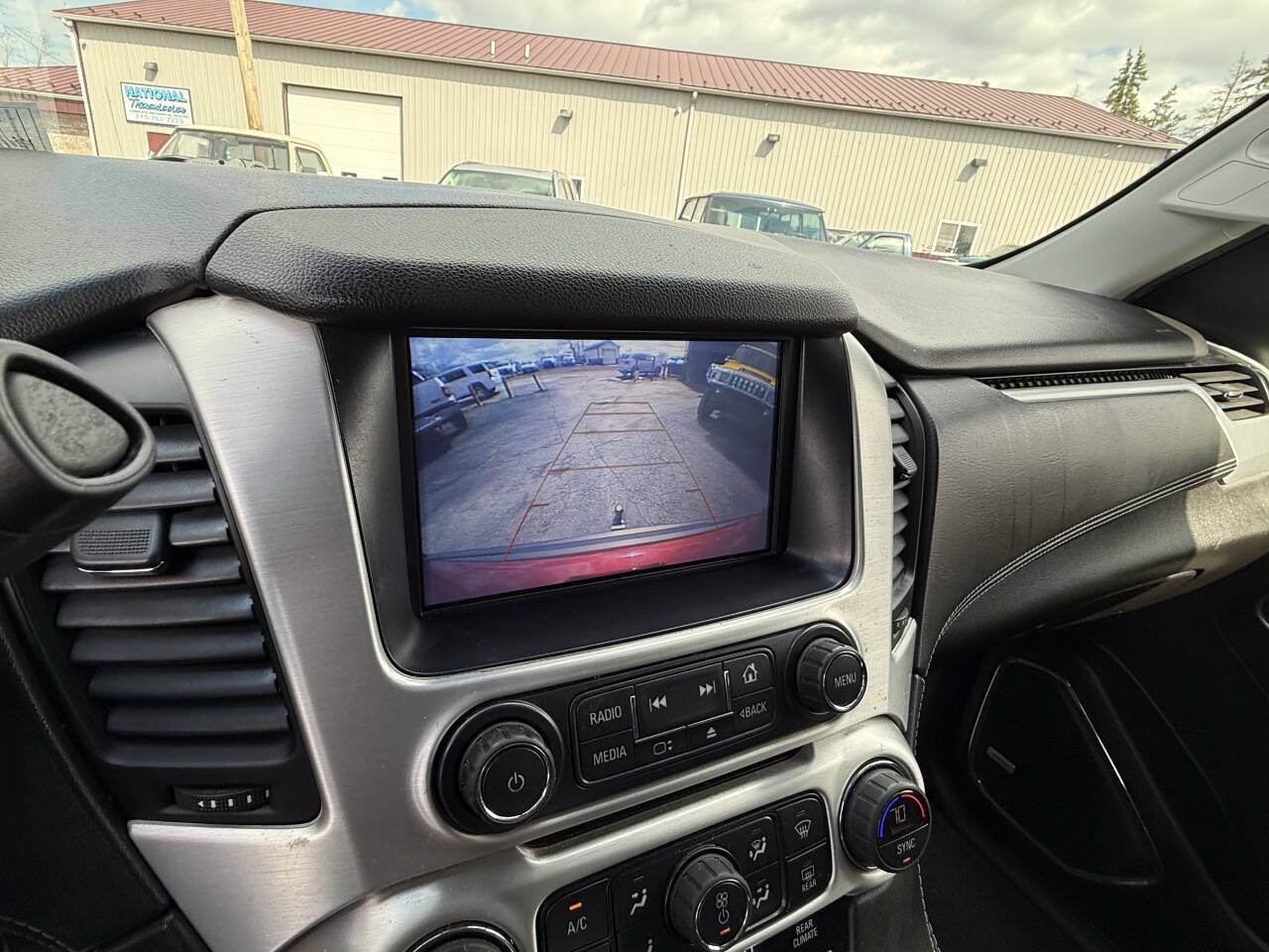 Used 2019 GMC Yukon SLE w/ Convenience Package AWD/4WD image 16