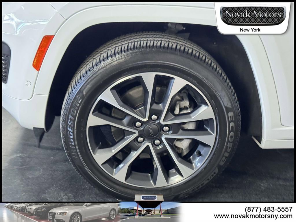 Used 2023 Jeep Grand Cherokee L Overland AWD/4WD image 5