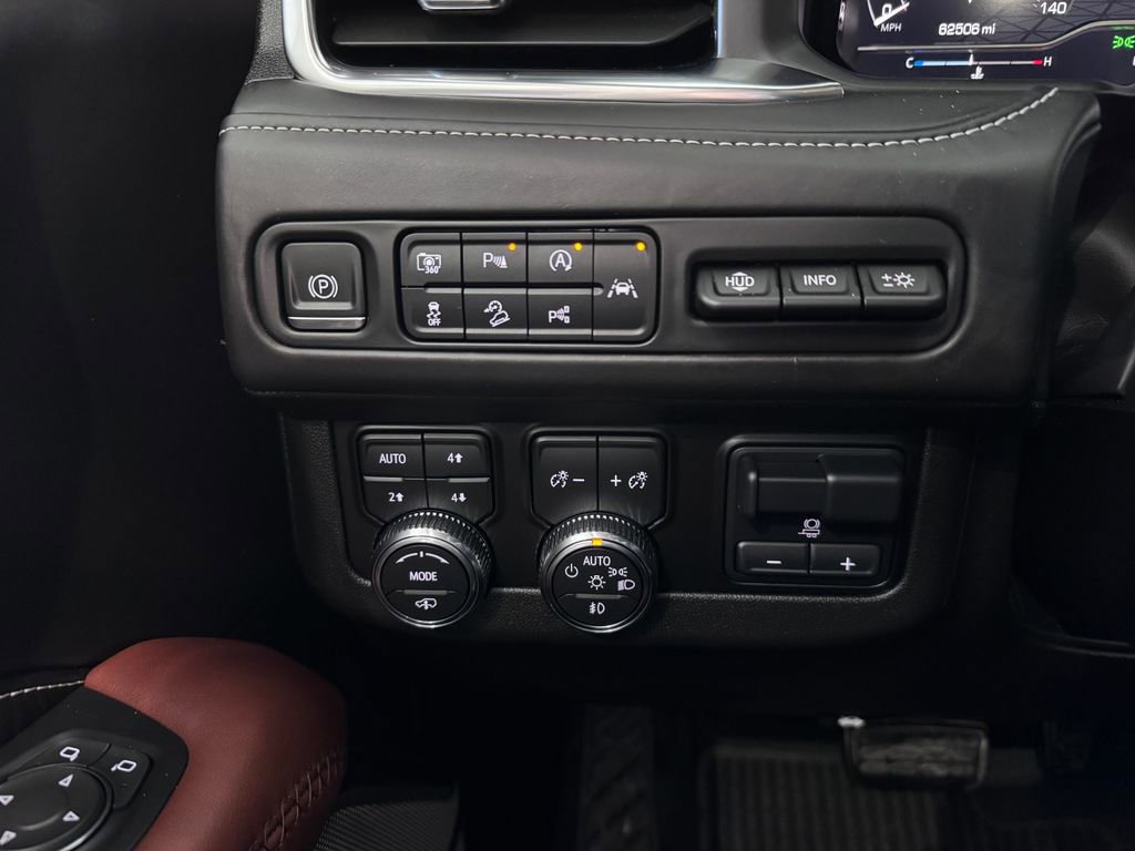 Certified 2024 GMC Yukon Denali Ultimate image 26