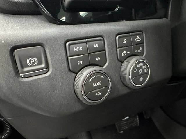New 2026 Chevrolet Silverado 1500 High Country w/ Technology Package AWD/4WD image 13