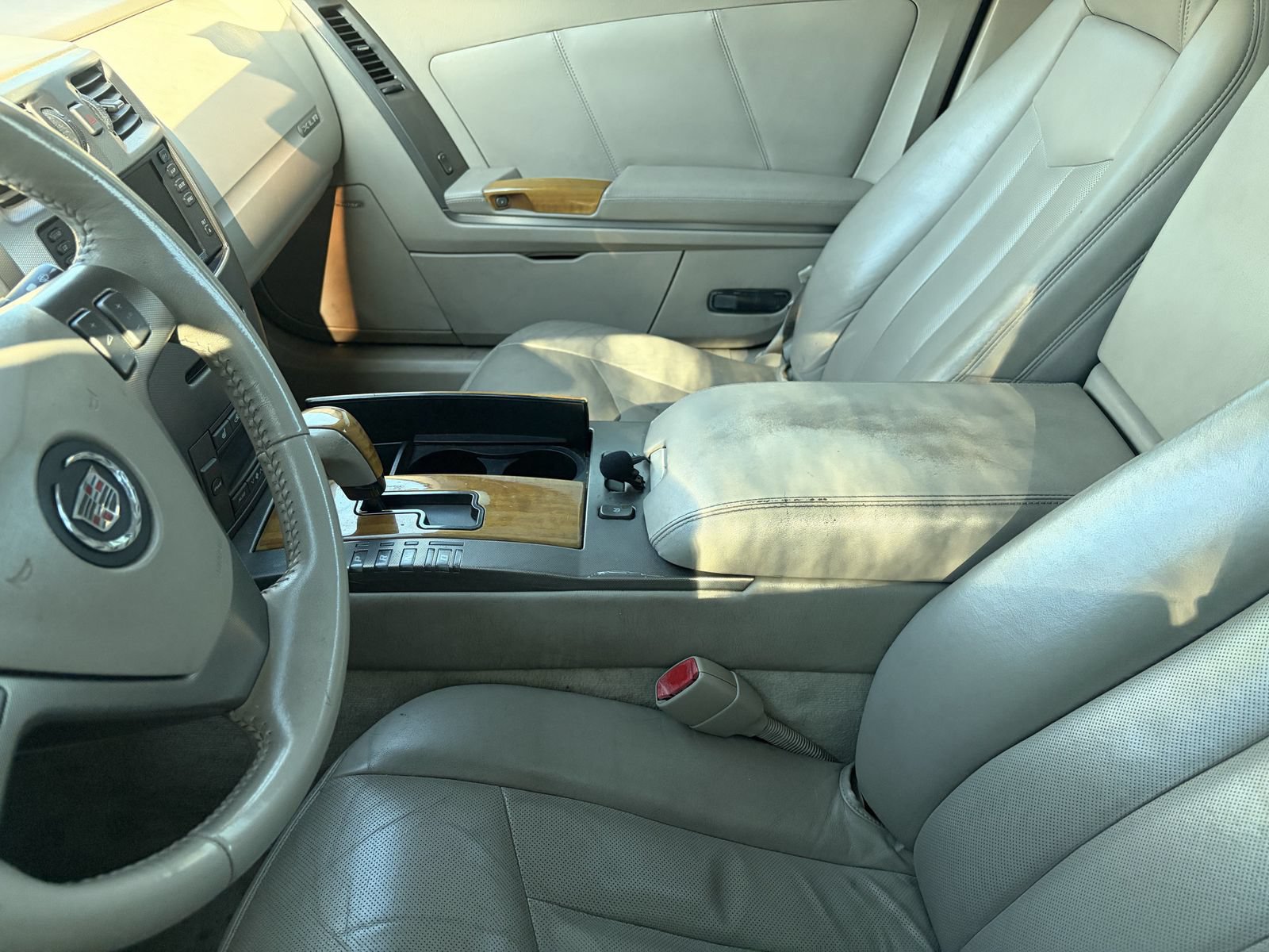Used 2005 Cadillac XLR RWD image 13