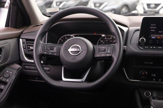 Used 2023 Nissan Rogue SV image 23