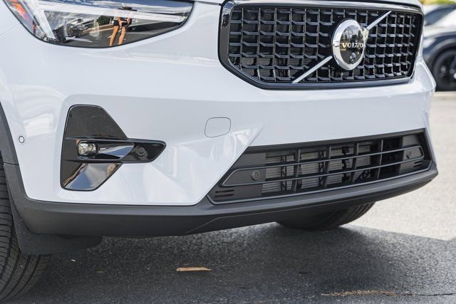 Used 2026 Volvo XC40 B5 Plus w/ Protection Package Premier image 12