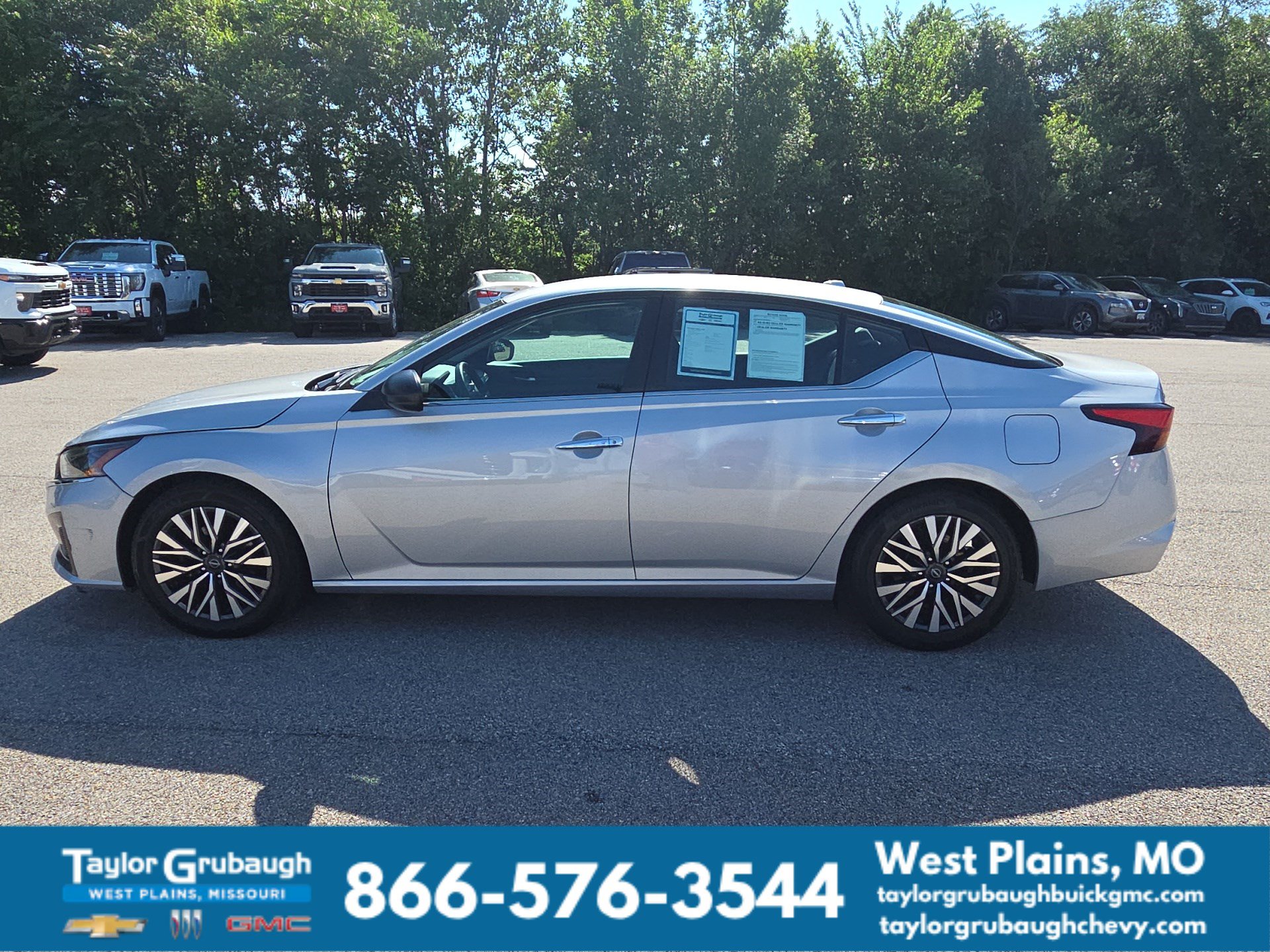 Used 2024 Nissan Altima 2.5 SV FWD image 5
