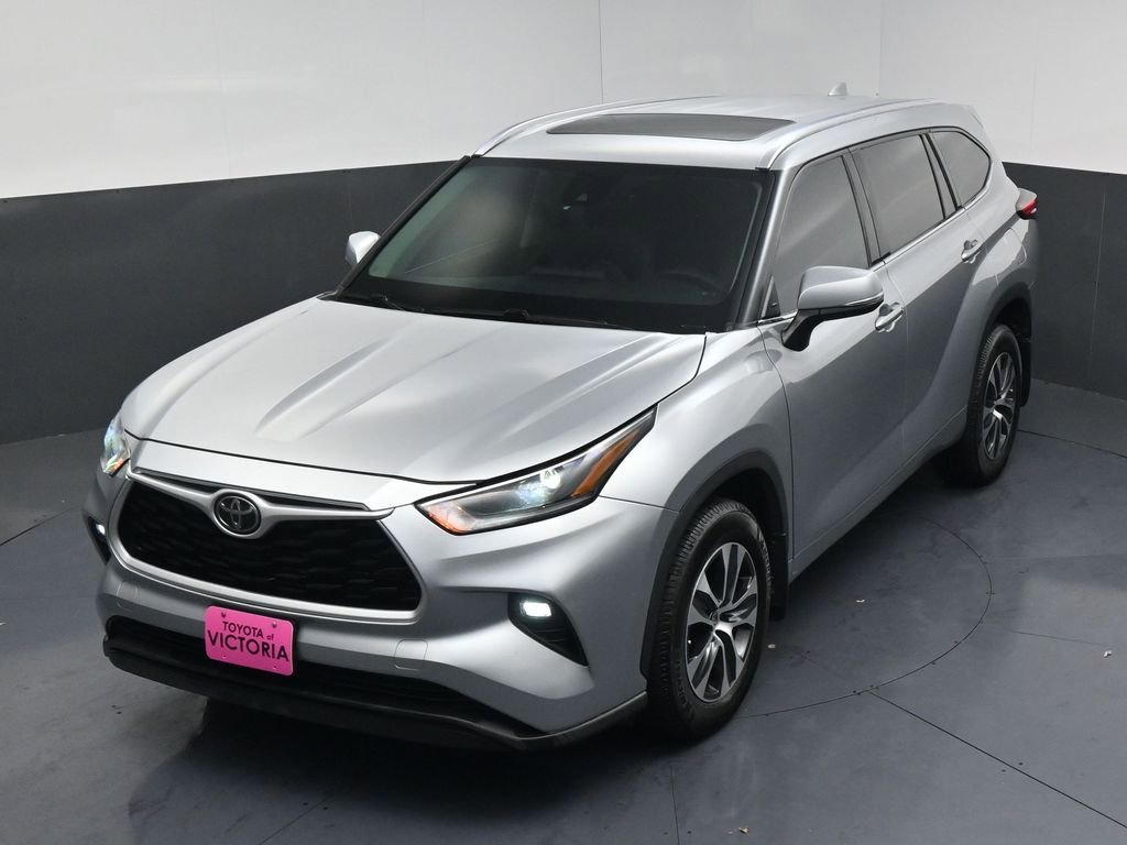 Used 2021 Toyota Highlander XLE image 19