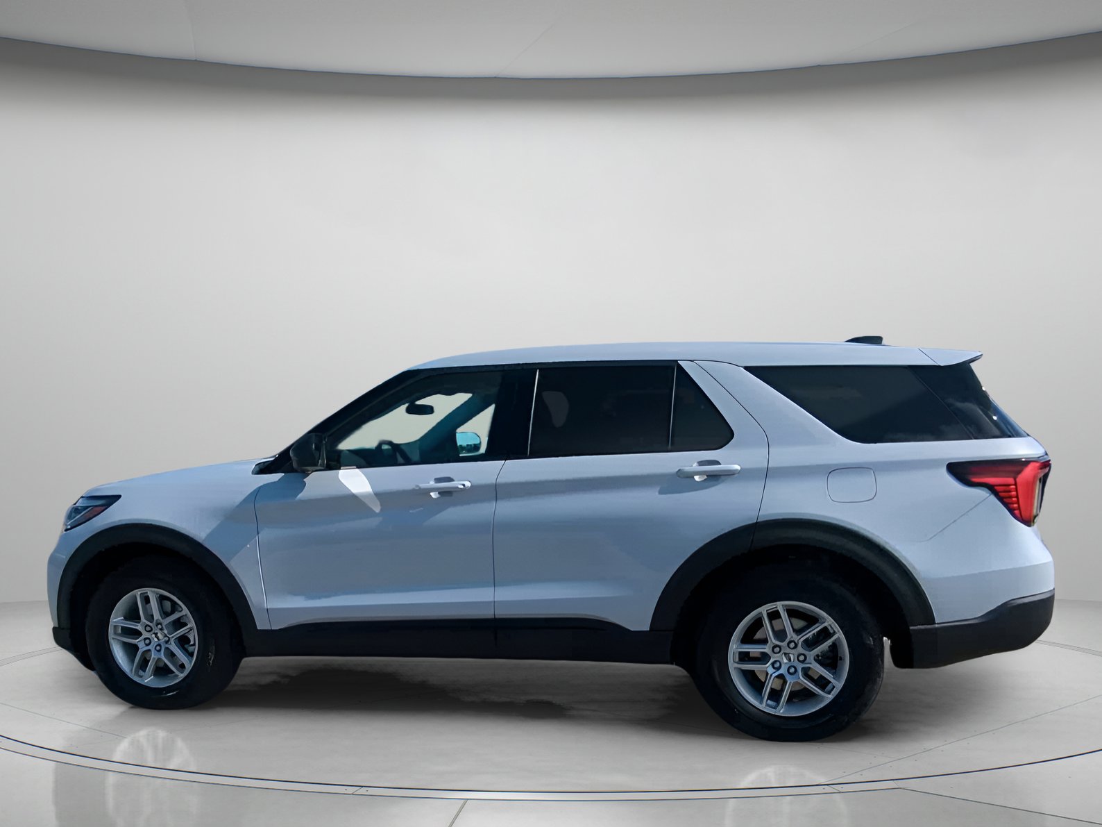 New 2026 Ford Explorer Active RWD image 17