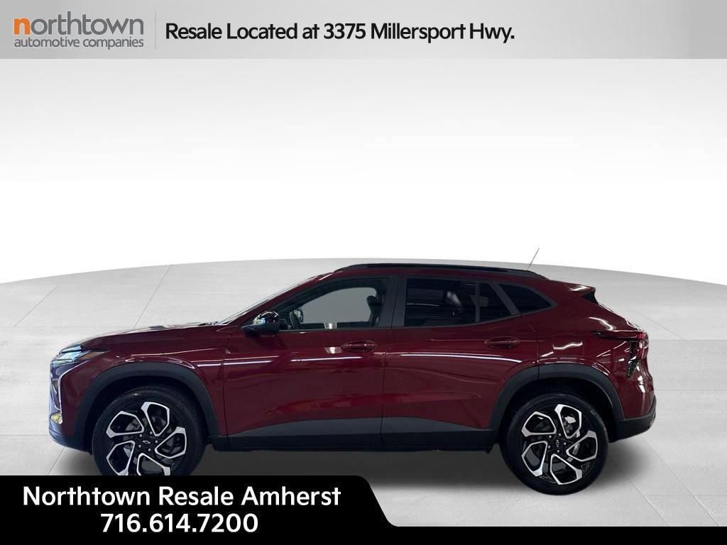 Used 2024 Chevrolet Trax RS FWD image 2