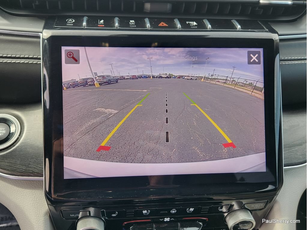 Used 2021 Jeep Grand Cherokee L Overland w/ Luxury Tech Group IV AWD/4WD image 36