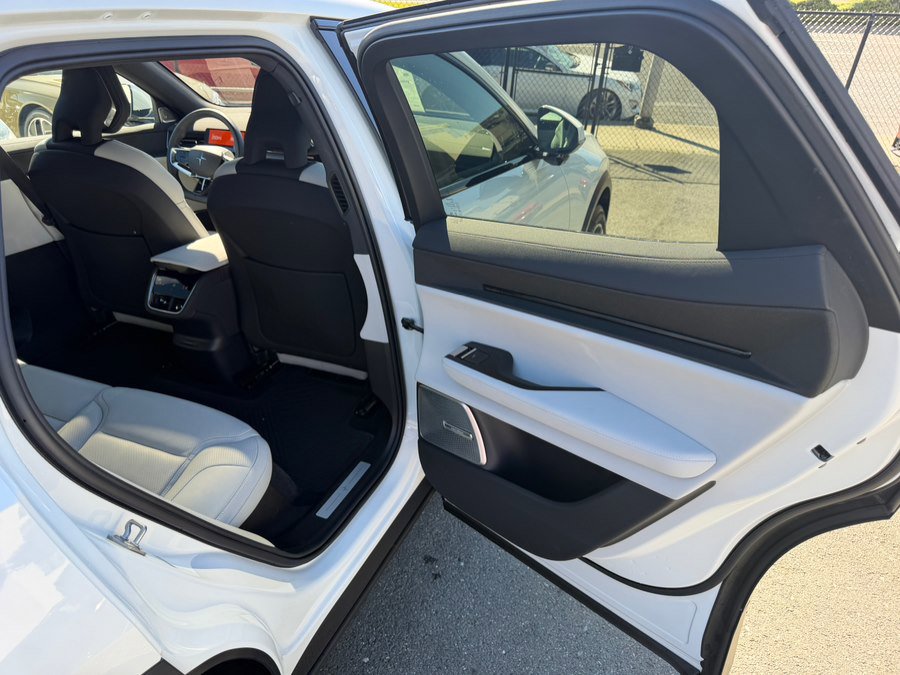 Used 2025 Polestar Polestar 3 image 42