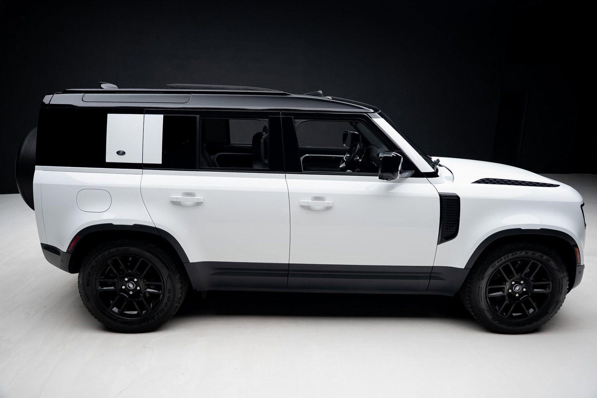 Used 2021 Land Rover Defender 110 S image 35