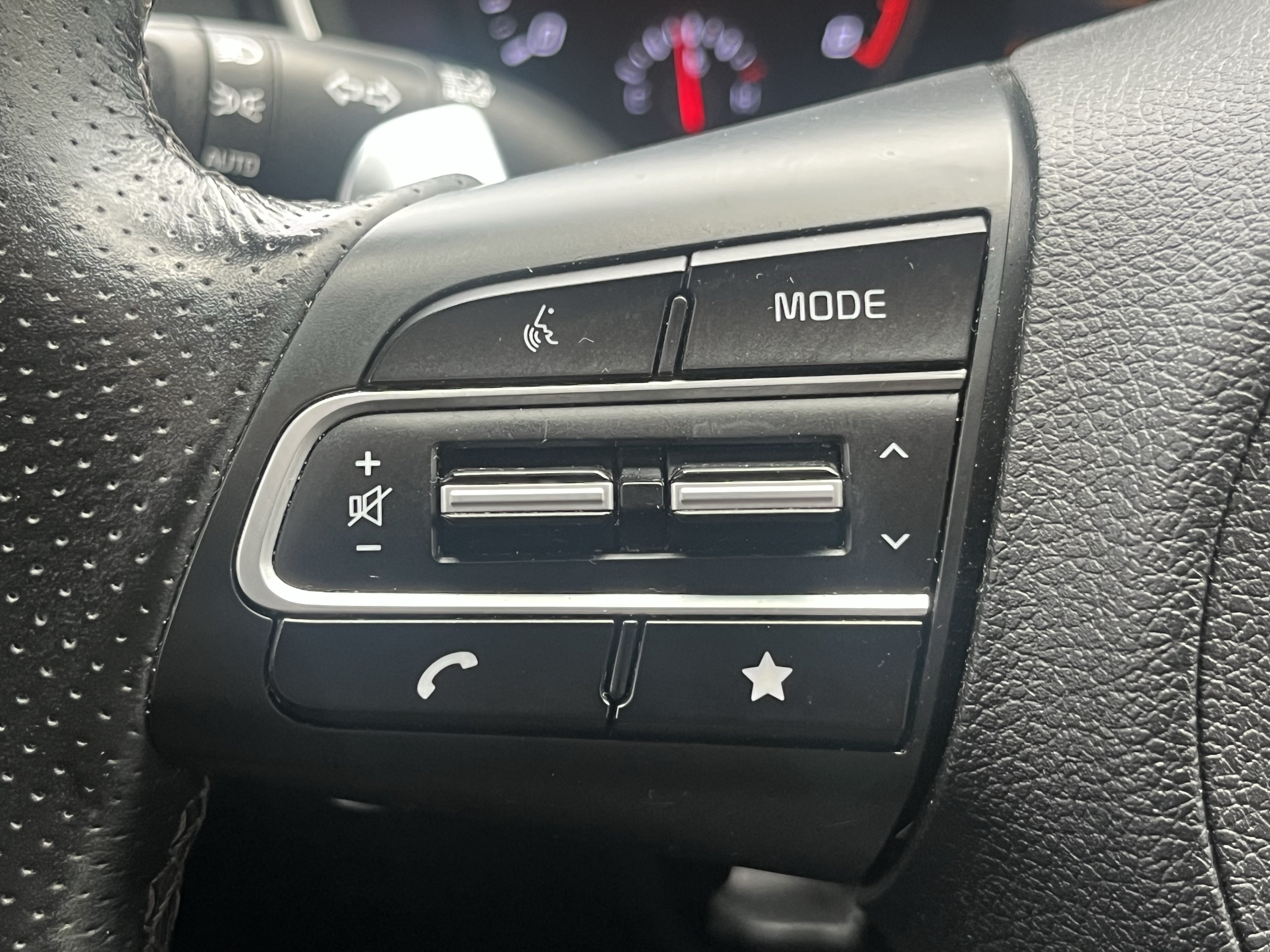 Used 2022 Kia Stinger GT1 RWD image 18