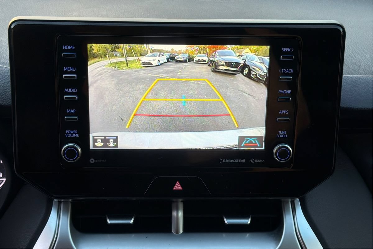 Used 2021 Toyota Venza LE AWD/4WD image 30
